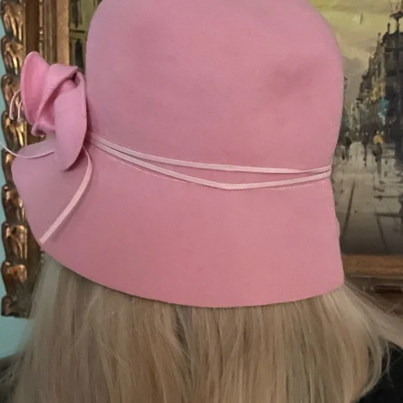 Banana Republic hat. Made in Italy. All wool. Pink and pristine. - Picture 4 of 5